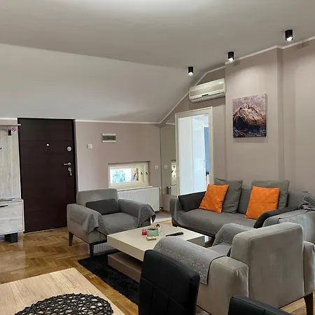 Stojanovic アパート *