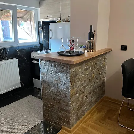 Stojanovic アパート *